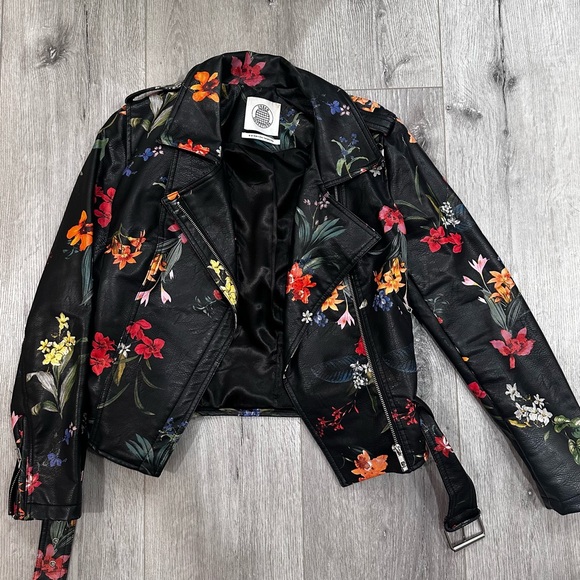 Urban Outfitters UO Painted Floral Vegan Faux Leather Moto Jacket - Picture 2 of 3